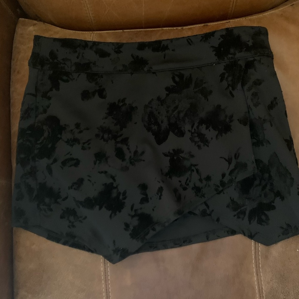 Zara black skort